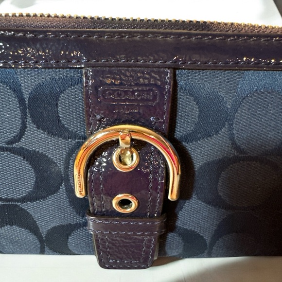 Coach Zip Around Wallet Signature Navy On Navy Silver Hardware Buckle - Picture 4 of 4